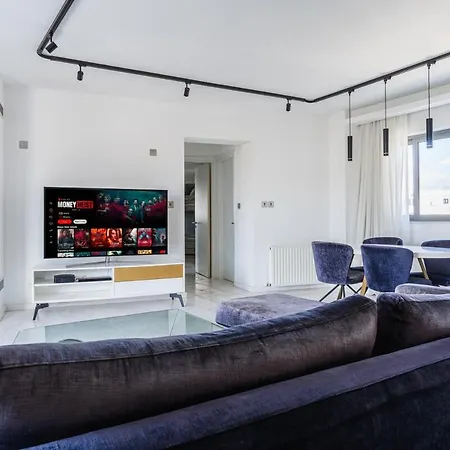 Luxury Family Penthouse In דירה ניקוסיה